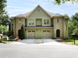 300 Licklog Rdg, Hayesville, NC 28904