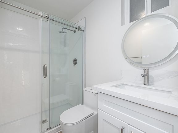 3rd image of 150 10th St APT 3