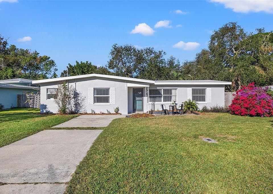 1st image of 12690 Palm Dr
