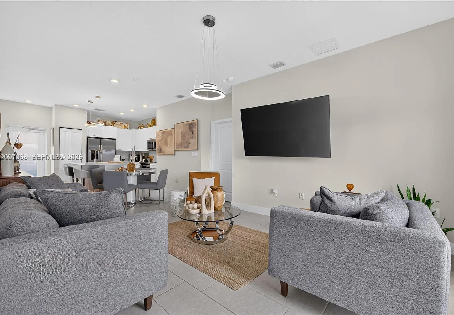 Downtown Doral South Phas — Photo 4