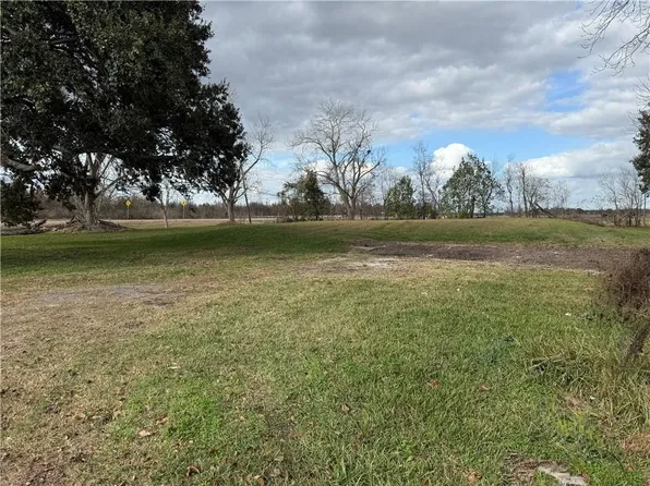 101 Luke St, Des Allemands, LA 70030