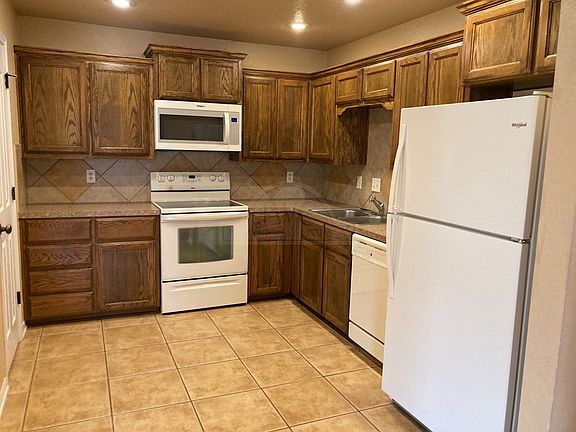 4th image of 4703 Autumn Valley Dr #B