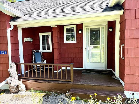 2nd image of 127 McKay Loop Rd