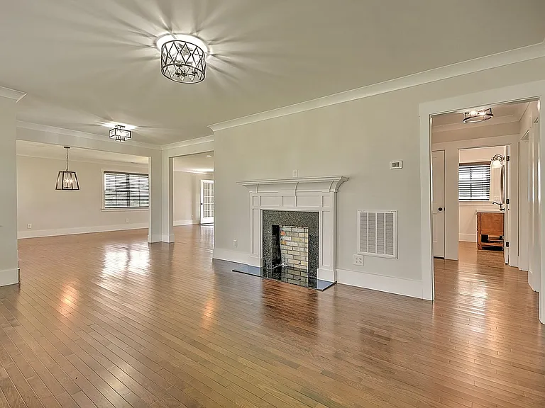 403 Silver Lake Rd — Photo 26