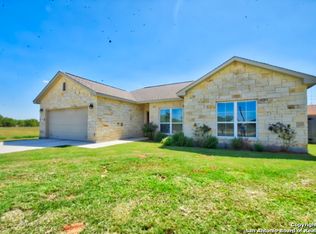 148 Parkcrest, Floresville, TX 78114