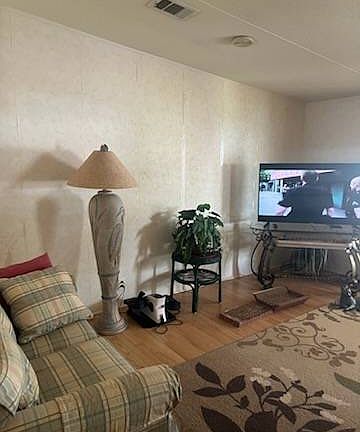 5th image of 742 Gladiola Dr