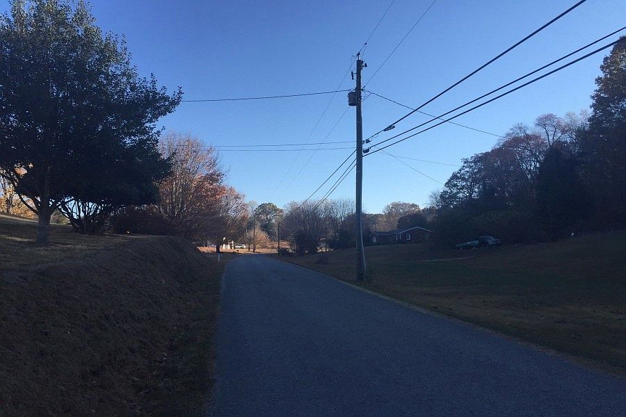 2nd image of 228 N Ridgeview Rd