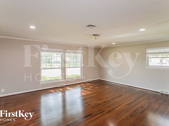 2nd image of 3439 Timberview Rd