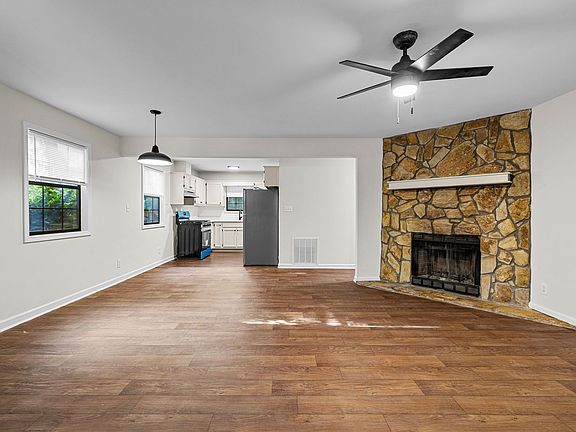 5th image of 129 Valleywood Rd #A
