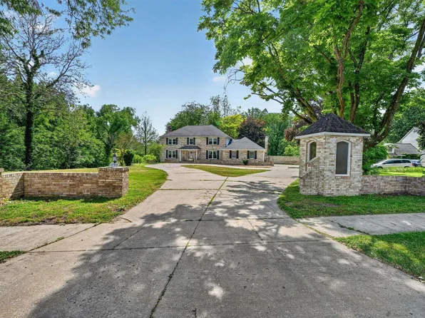 1765 N Bay Dr, Elkhart, IN 46514