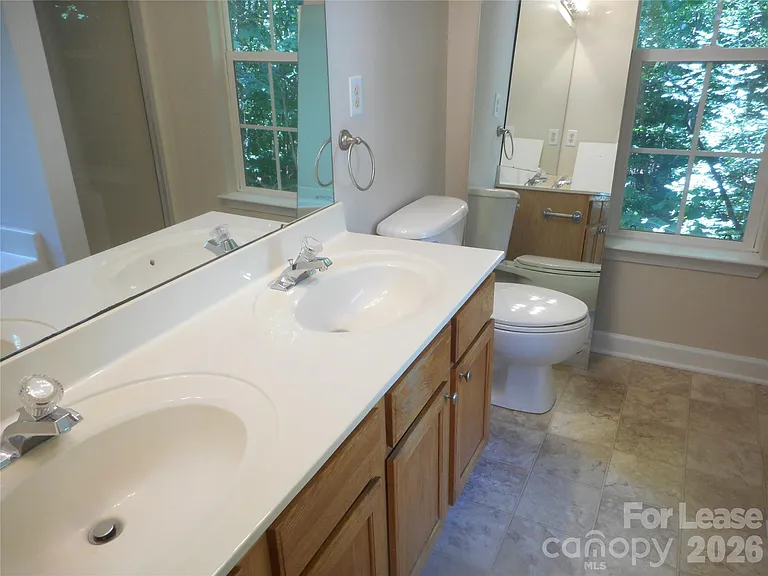 8037 Shiny Meadow Ln — Photo 12