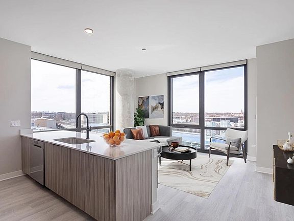3rd image of 4602 N Broadway St #712
