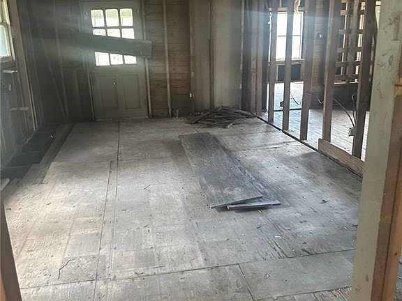 5th image of 506 E Church St