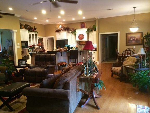 2nd image of 625 Neptune Dr