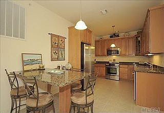 1st image of 232 Roosevelt Way