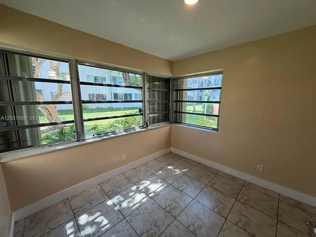 Sixth Horizons Condo — Photo 4