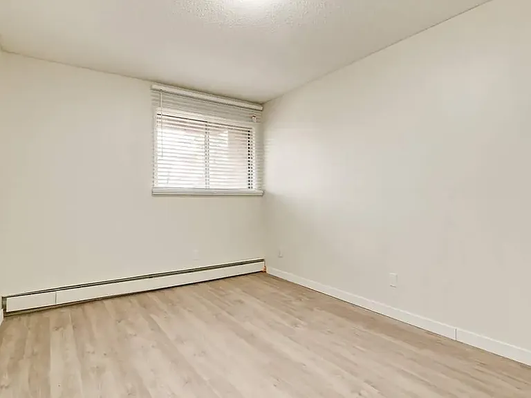 4503 45th Ave #202 — Photo 18