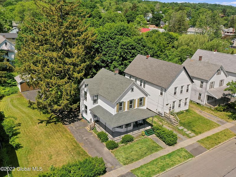 2nd image of 39 Pulver Avenue