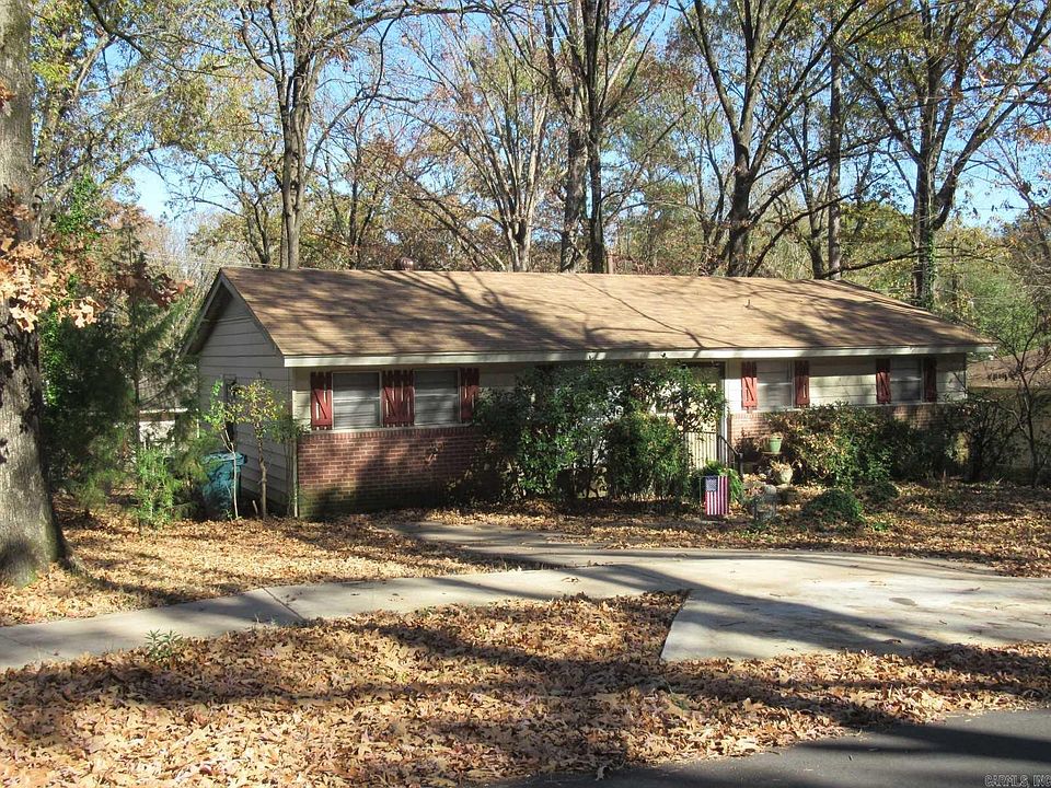 1st image of 6 S Wakefield Dr