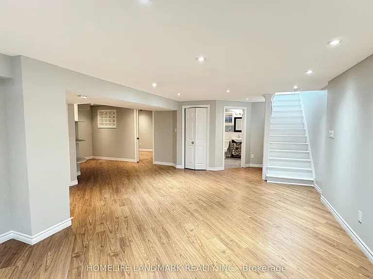 7 Talisman Cres — Photo 14
