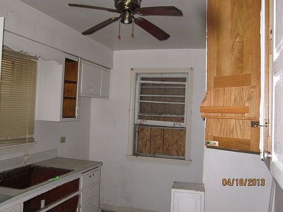 5th image of 14314 S Clark St