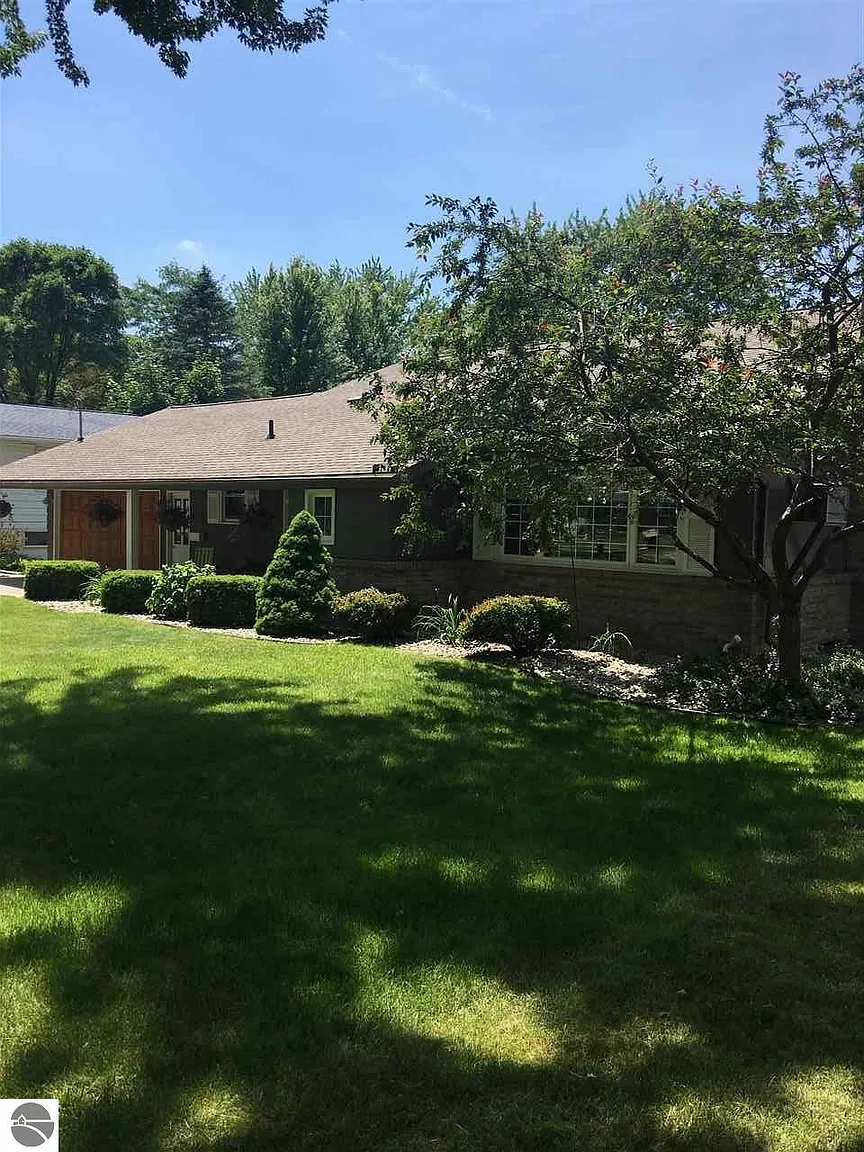 201 Westview Dr photo 1