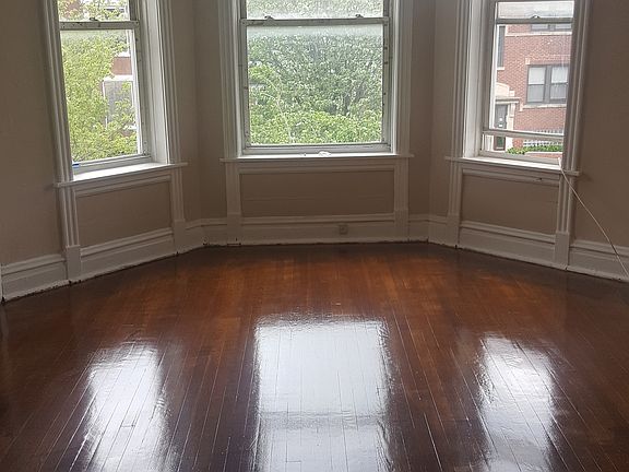 3rd image of 7552 S Emerald Ave