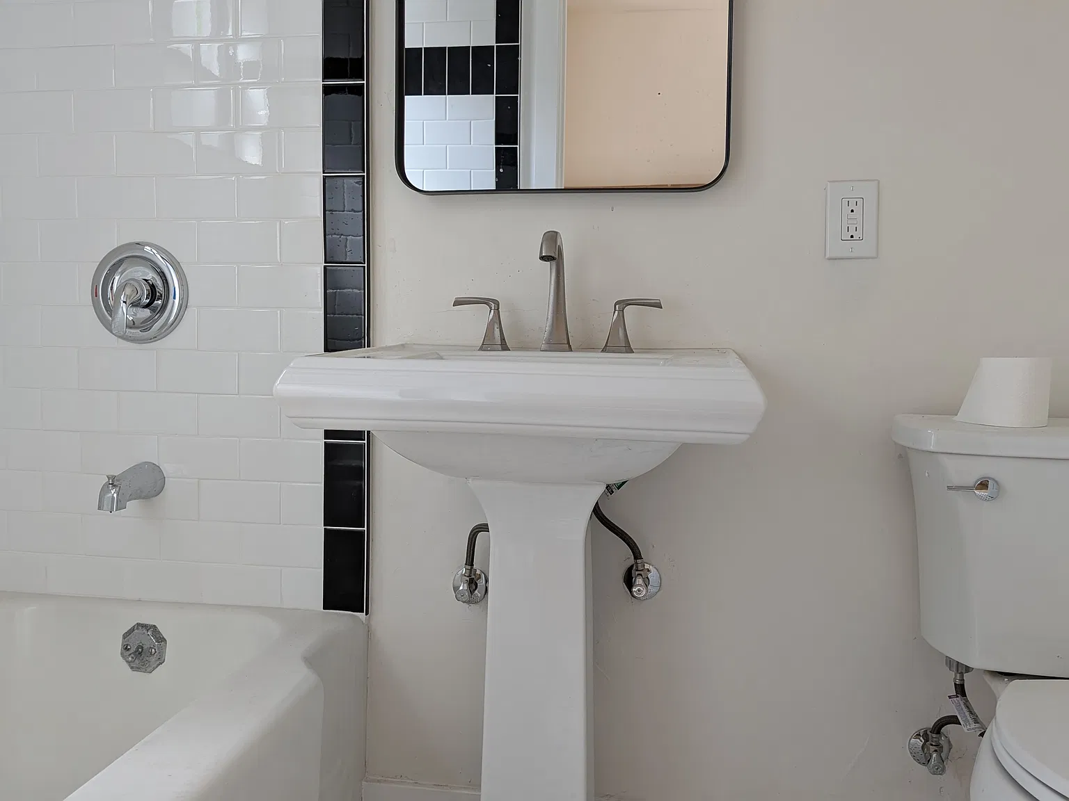 Studio, 500 sqft, $2,150 — Photo 1