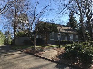 8 Stonybrook Dr, Greenville, SC 29615