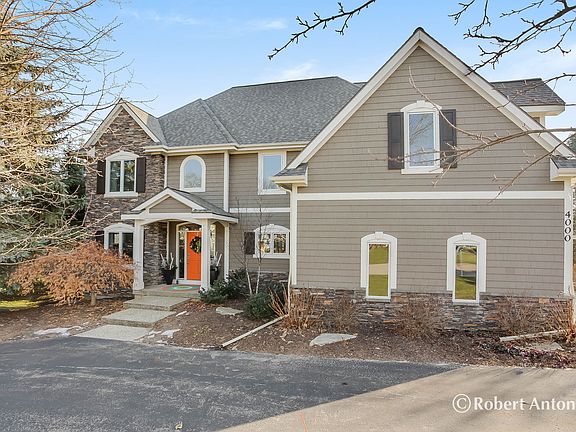 3rd image of 4000 Silvergrass Dr NE