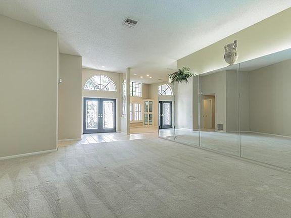 4th image of 13801 Glen Manor Ct