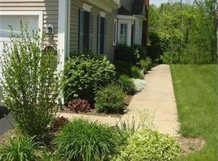 16860 Knolls Way, Chagrin Falls, OH 44023