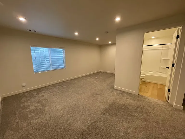 4356 E Hurstbourne Dr — Photo 17