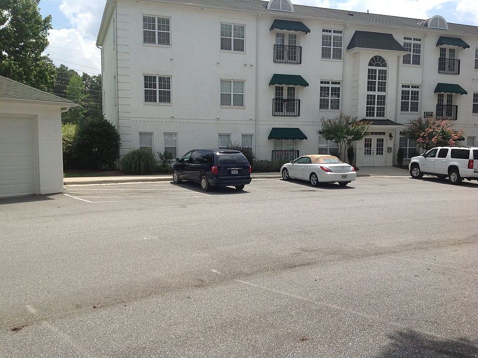 1st image of 104-203 Sunset Cir