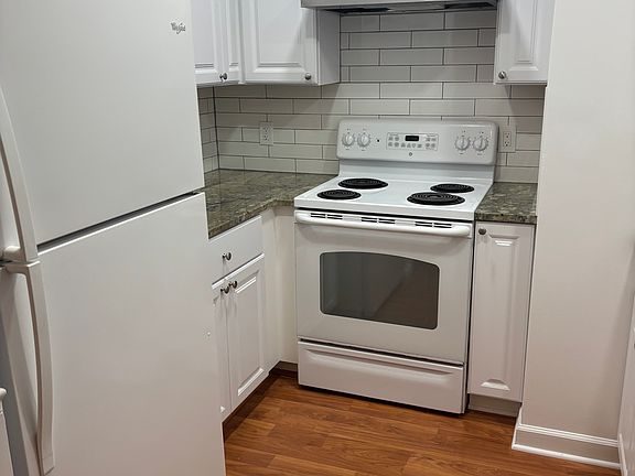 5th image of 6915 Mary Caroline Cir