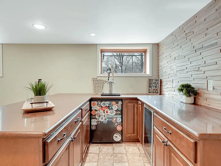 3304 Webster Ave S — Photo 15