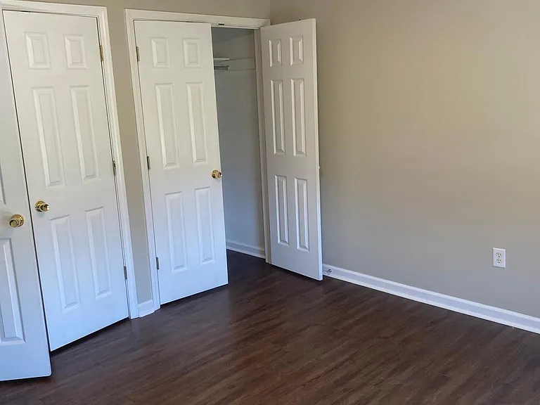 2704 Cypress St — Photo 7