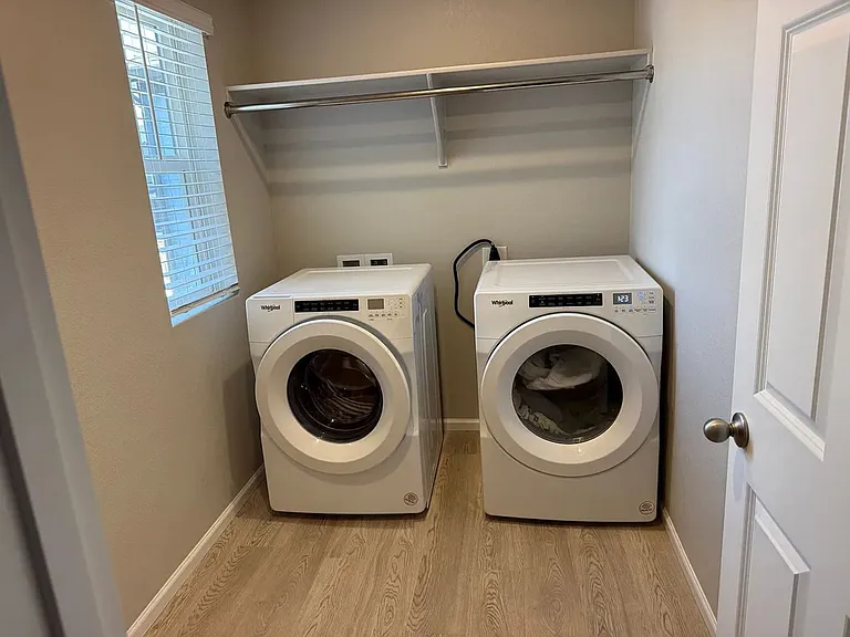 745 N Tempe St — Photo 14