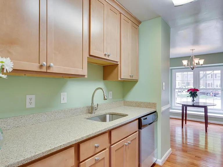 9884 High Water Ct — Photo 5