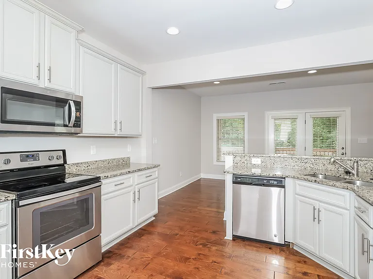 101 Village Park Dr — Photo 6