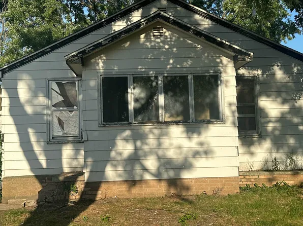 617 Gestner Rd, Benton Harbor, MI 49022