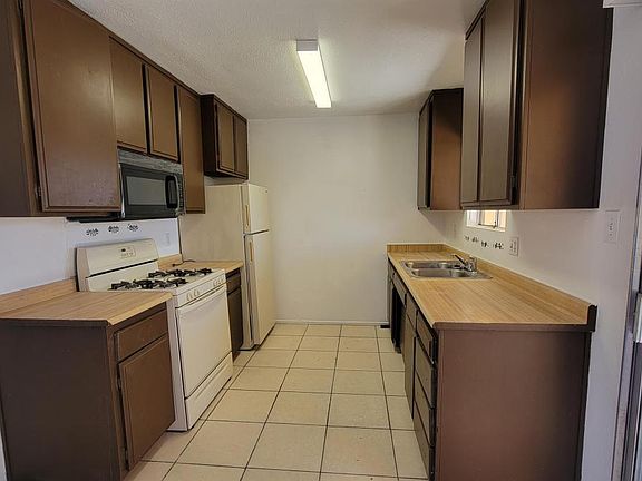 4th image of 6443 Richard Dr #B
