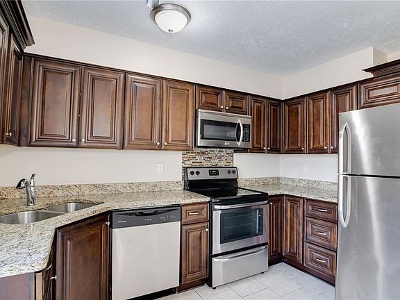 4th image of 5518 New Colony Dr