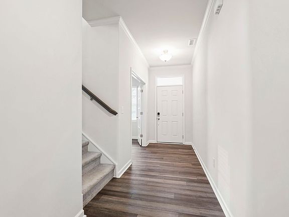 3rd image of 409 Willard Woods Dr
