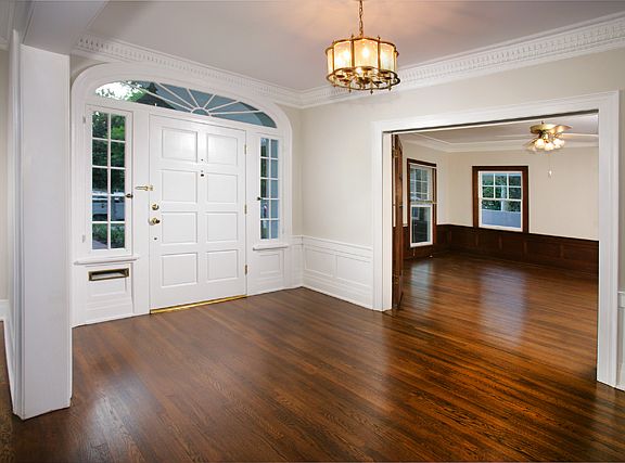 4th image of 262 S Arden Blvd