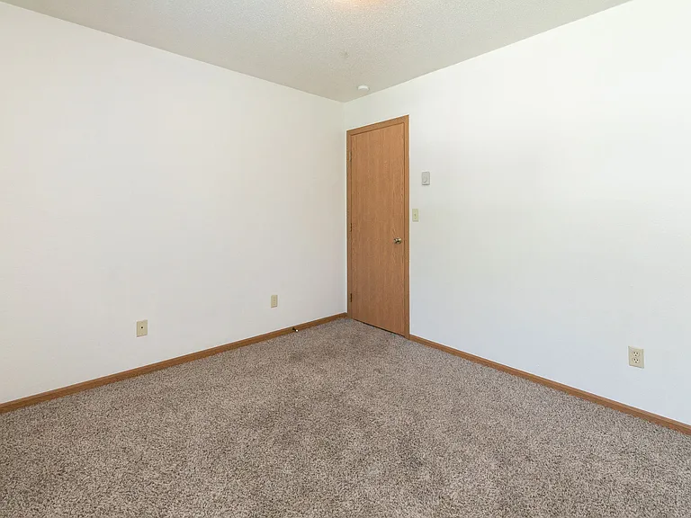 Fargo, ND White Ridge Apartments | Bedroom