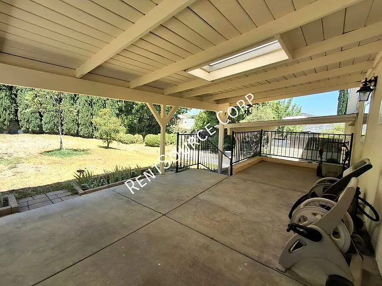 26421 Torrey Pines Dr — Photo 30