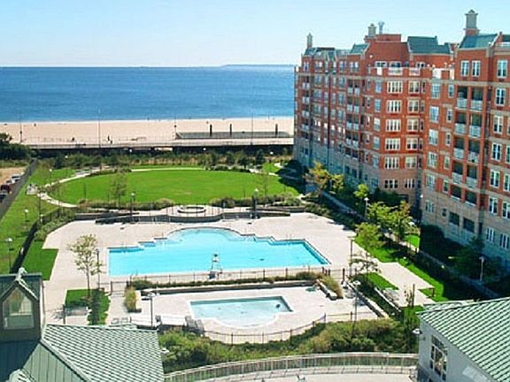 5th image of 50 Oceana Dr W APT 10B