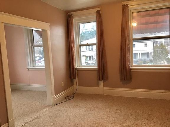 2nd image of 501 1/2 13th St #3