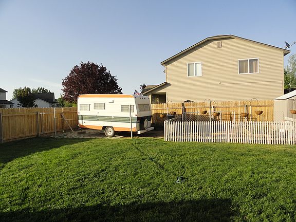 RV Parking /Garden